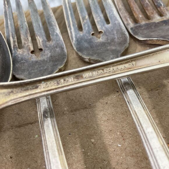 Tudor Plate ONEIDA Community Silverplate Dinner salad FORKS & SPOONS lot of 6 pc - Picture 3 of 5